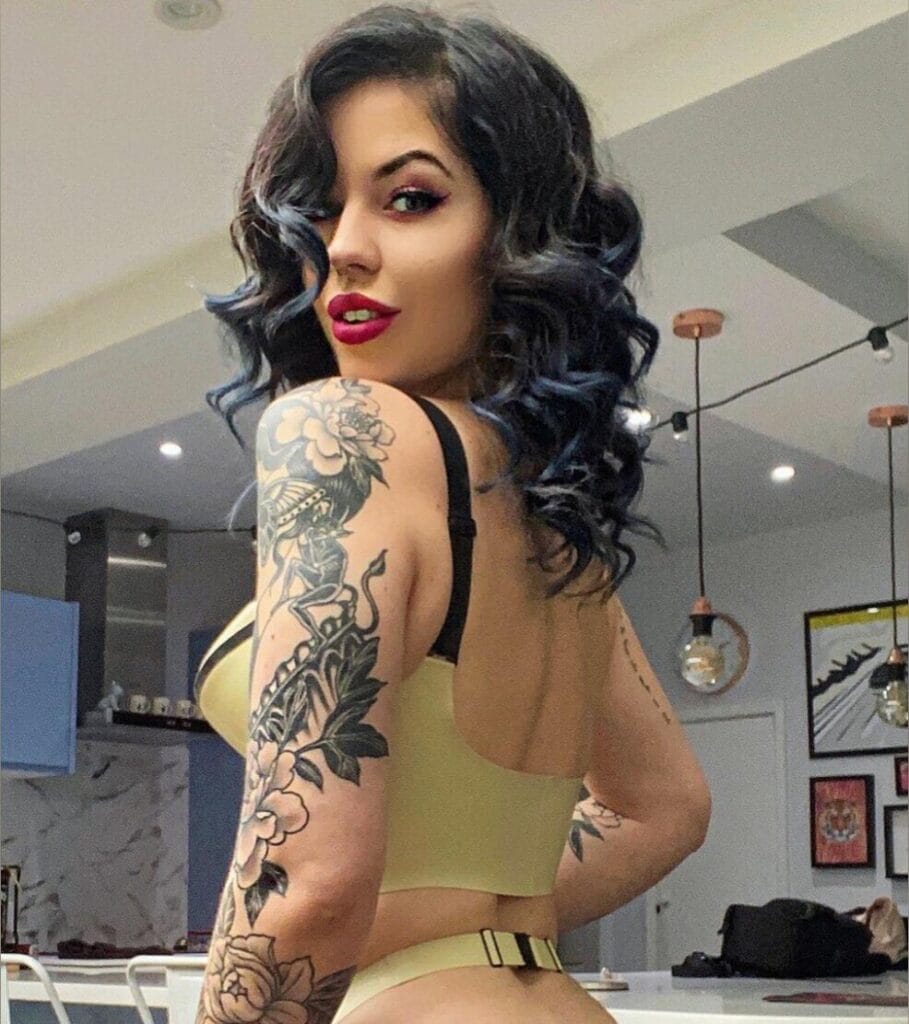 Aemelia Fox OnlyFans - @aemeliafox
