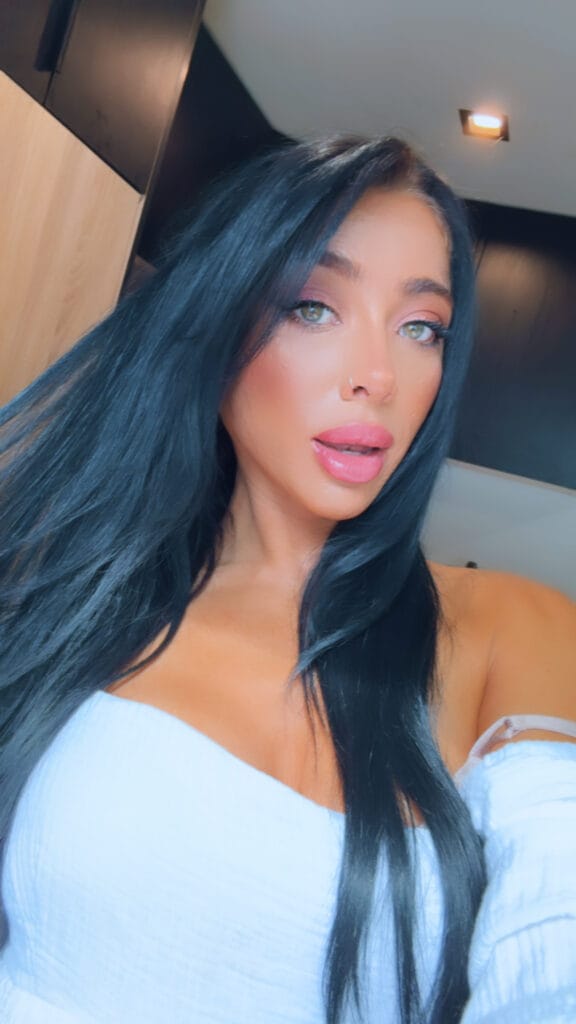Desiree RATED #1 BRUNETTE ON ONLYFANS! OnlyFans - @babydesireex