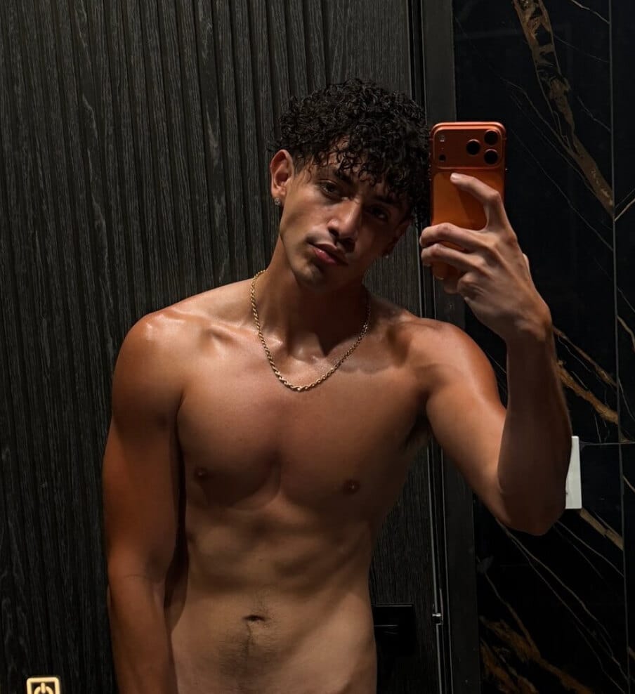 Julian Barboza OnlyFans - @julianbarboza