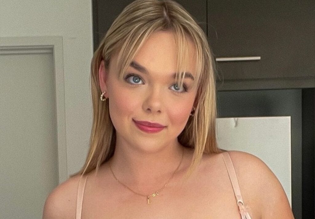 Amy Mae OnlyFans - @naughtyamymae